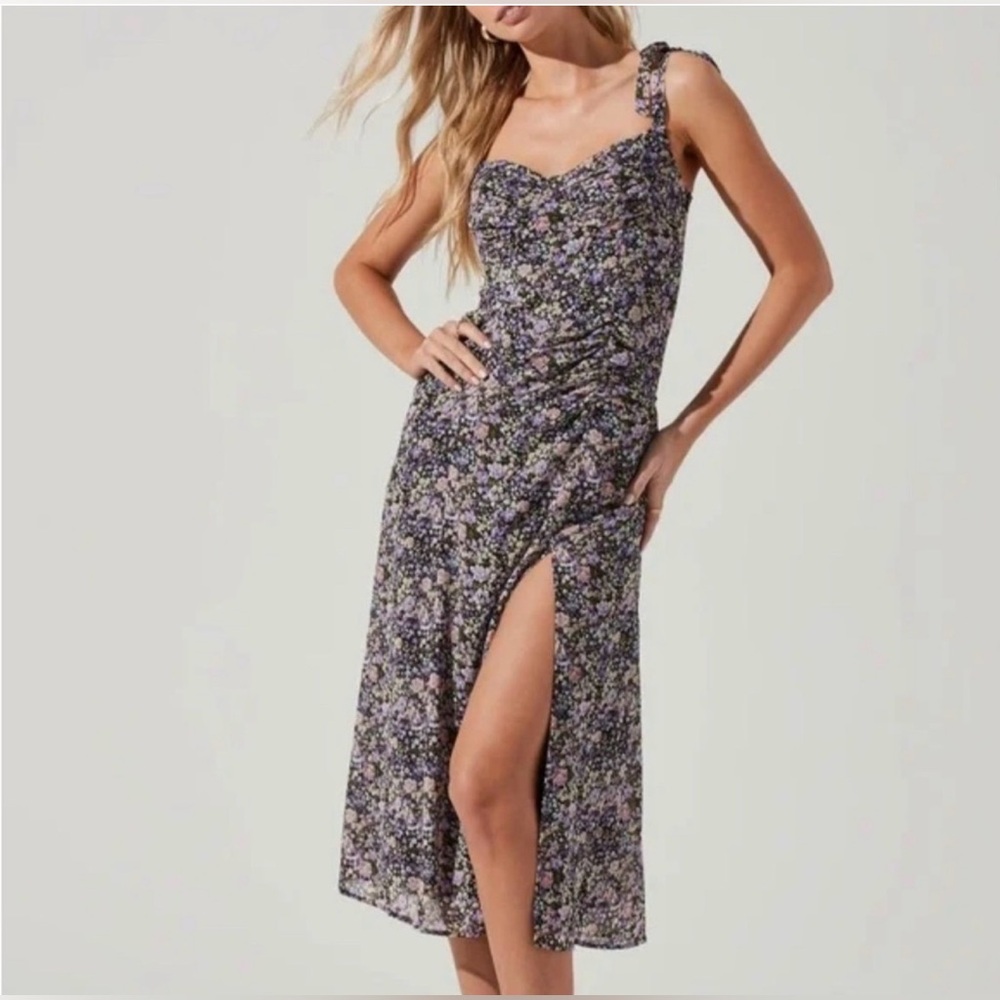 ASTR the Label - Milkmaid Tie Strap Side Slit Midi Dress - Black & Purple Floral